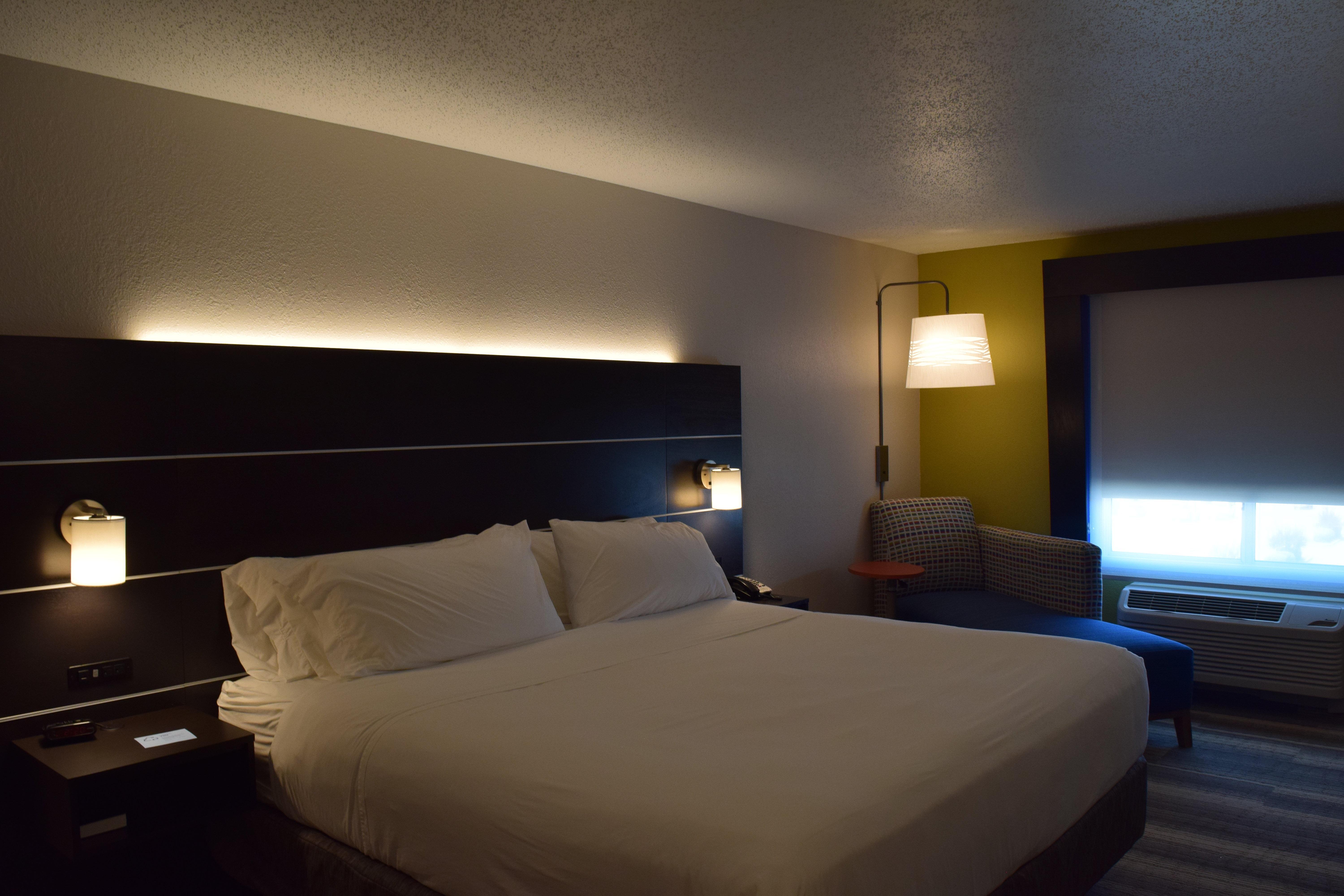 Holiday Inn Express & Suites Sparta Exterior photo