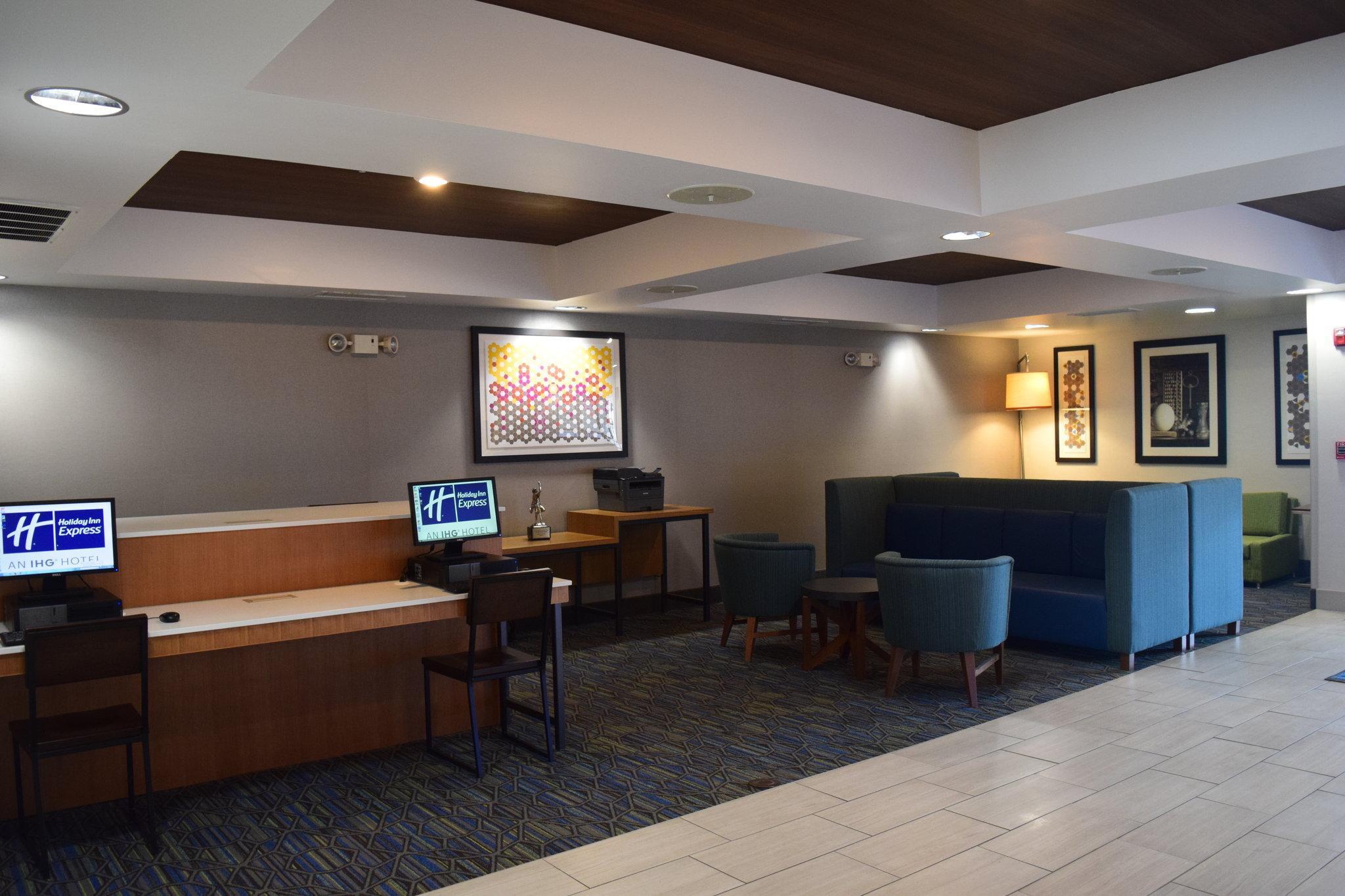 Holiday Inn Express & Suites Sparta Exterior photo
