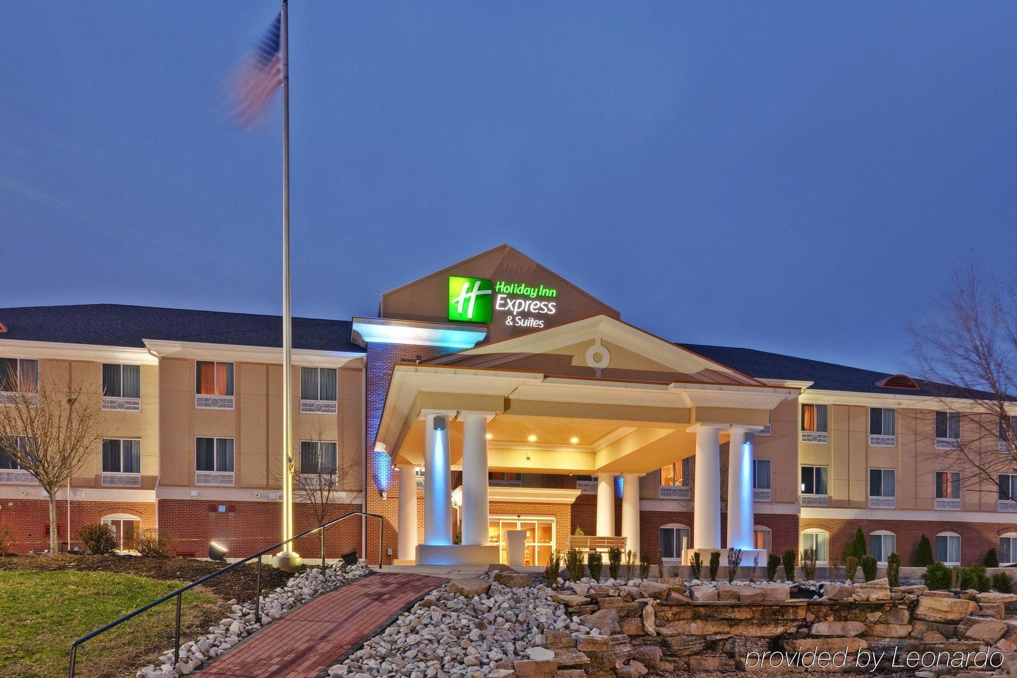 Holiday Inn Express & Suites Sparta Exterior photo