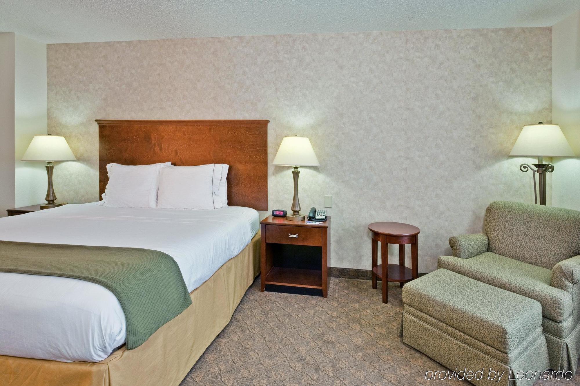 Holiday Inn Express & Suites Sparta Room photo